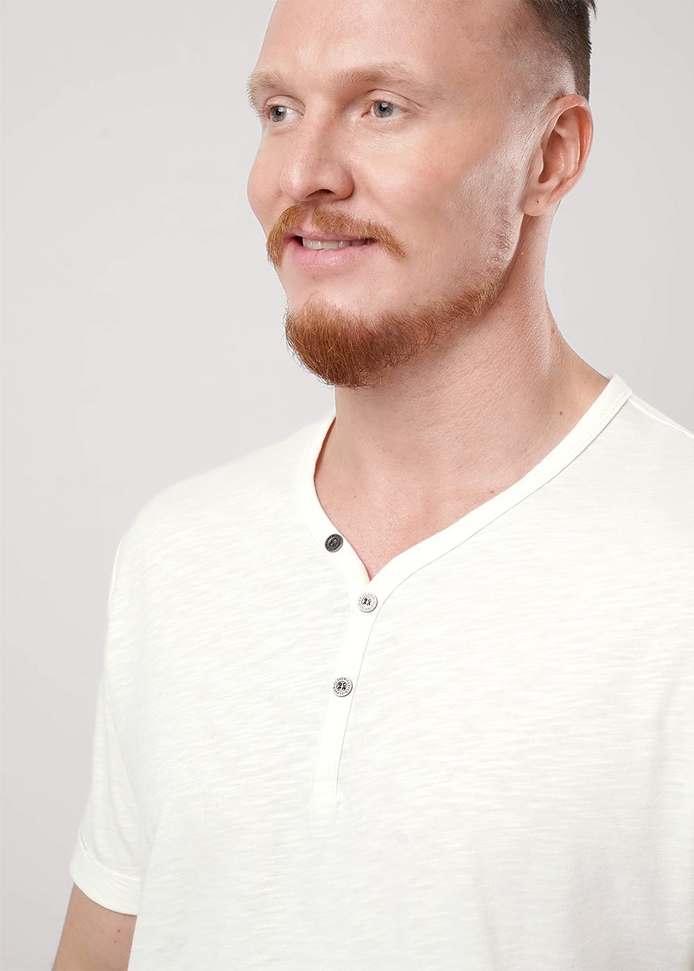 Ст.цена 999р CLE 552533/23о maxi_п Футболка мужская 552533/23о maxi_п молочный