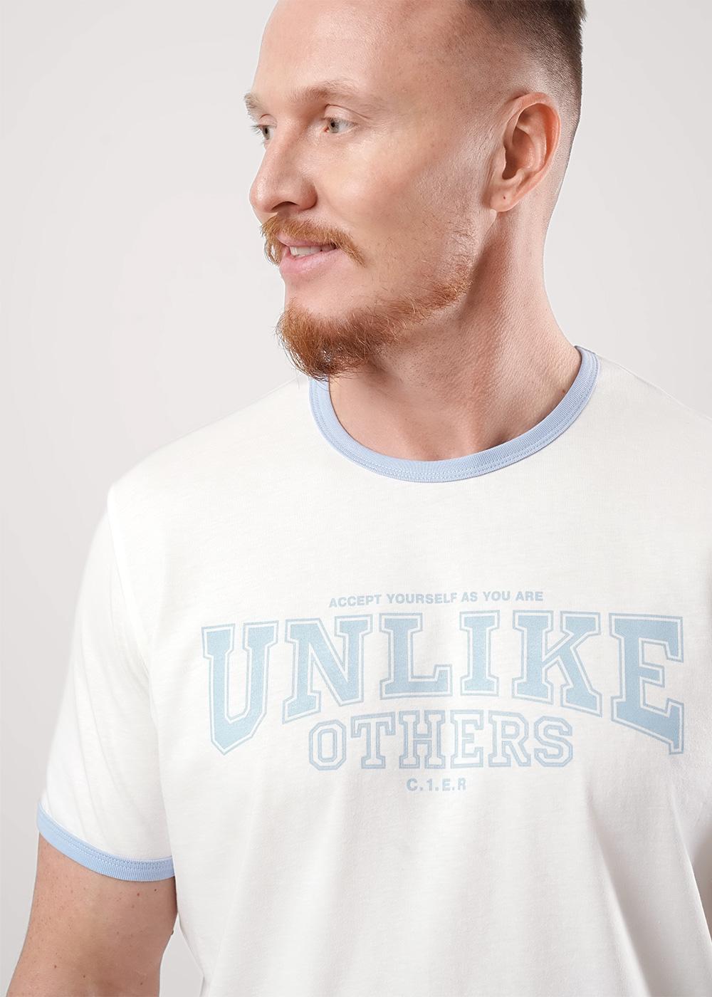 Ст.цена 699р CLE 552525/21кд_п Футболка мужская 552525/21кд_п молочный