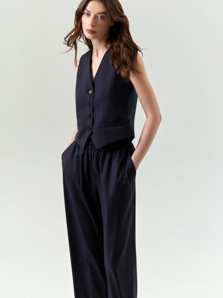 Однобортный жилет ,
60% вискоза, 37% полиэстер, 3% эластан ,