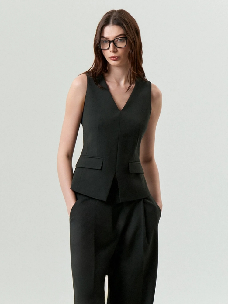 Однобортный жилет из вискозы и шерсти ,
58% полиэстер, 21% шерсть, 18% вискоза, 3% эластан ,