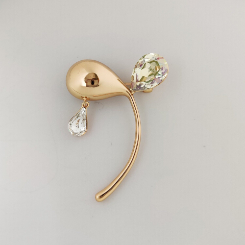 Брошь с кристаллами Swarovski