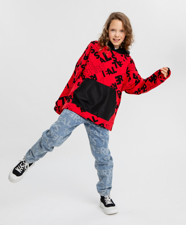1840 р. 2300 р. Джинсы mom fit из с принтом для девочки Button Blue