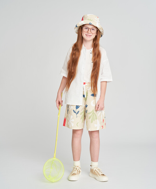 1330 р.  1900 р.  Шорты легкие для девочки с принтом и карманами мультицвет Button Blue