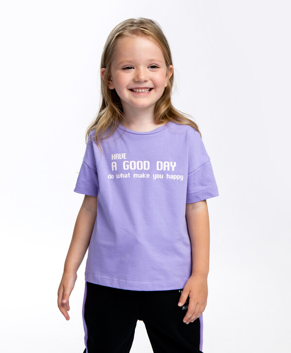 240 р. 480 р. Футболка с принтом сиреневая Button Blue