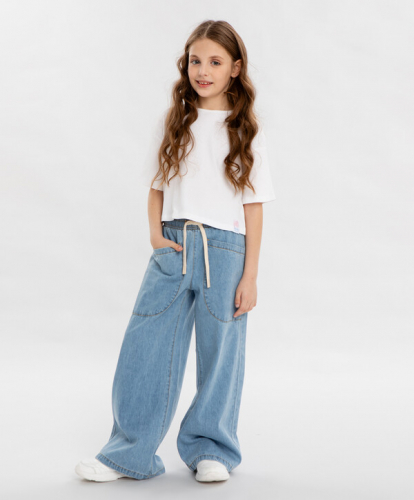 1720 р.  2150 р.  Джинсы relaxed fit с карманами голубые для девочки Button Blue