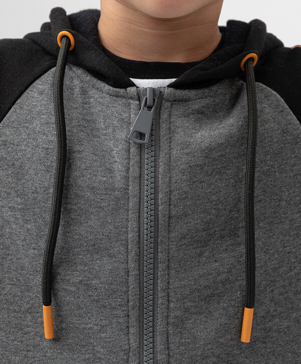 1073 р.  1650 р.  Толстовка на молнии с капюшоном и карманами серая Button Blue