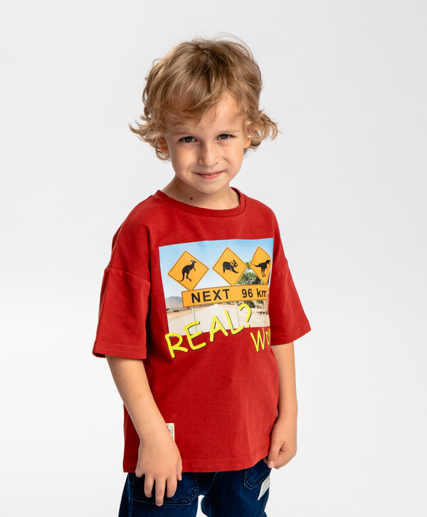 640 р.  800 р.  Футболка с принтом красная Button Blue