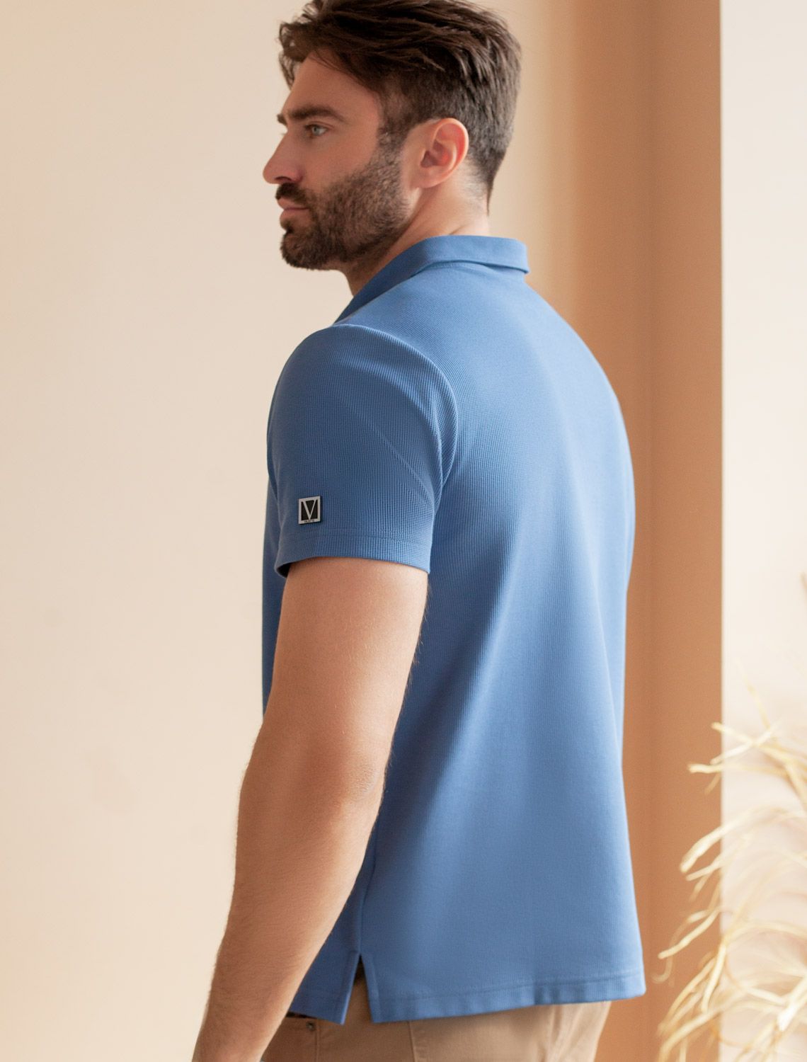Футболка-поло из фактурного трикотажа U49.047 св.синий
