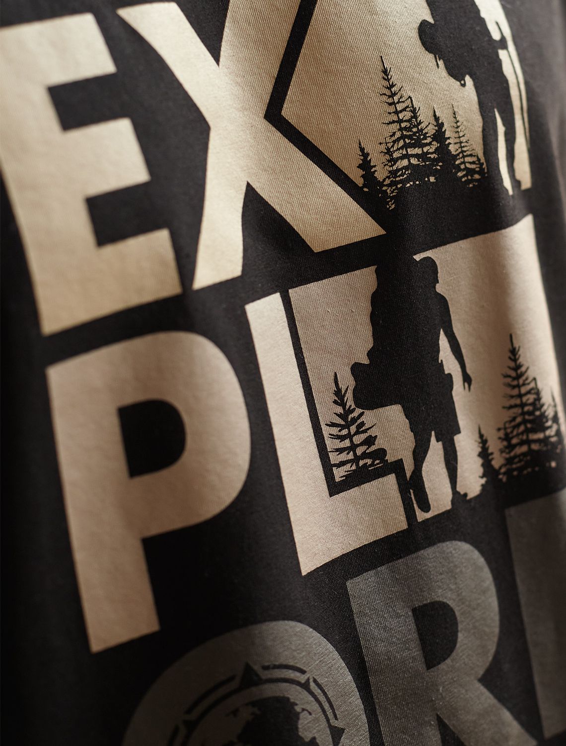 Футболка из премиального хлопка с авторским принтом U49.045 черный_explore