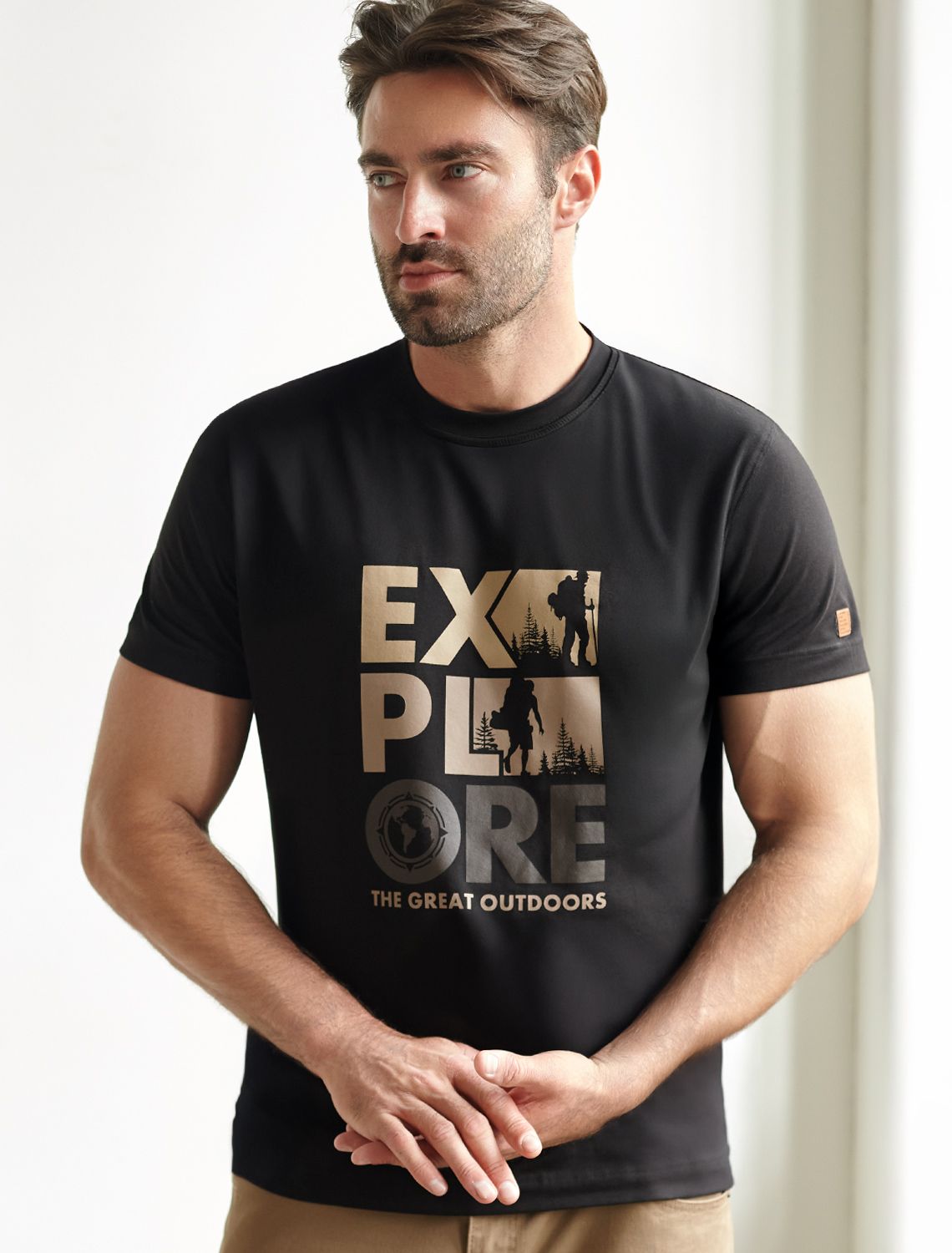 Футболка из премиального хлопка с авторским принтом U49.045 черный_explore