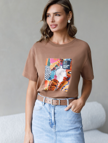 Футболка из премиального хлопка с авторским принтом D49.989 карамель_art poster