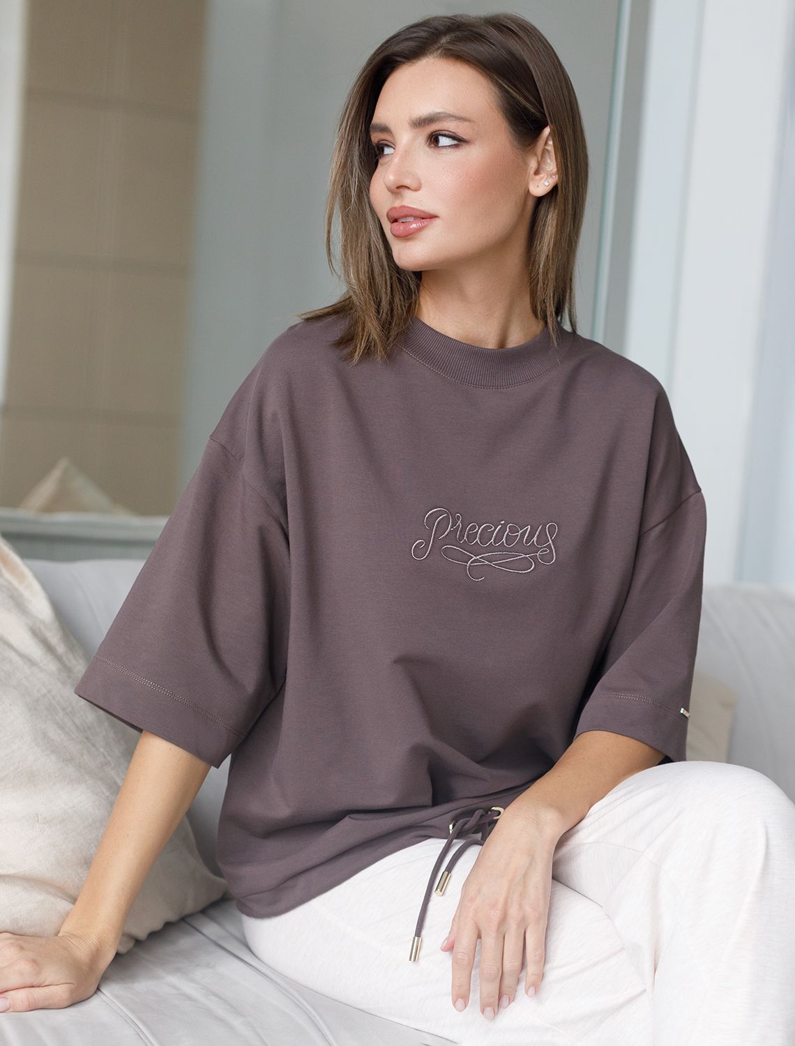 Футболка из эластичного футера с авторским принтом D49.095 кофе_надпись