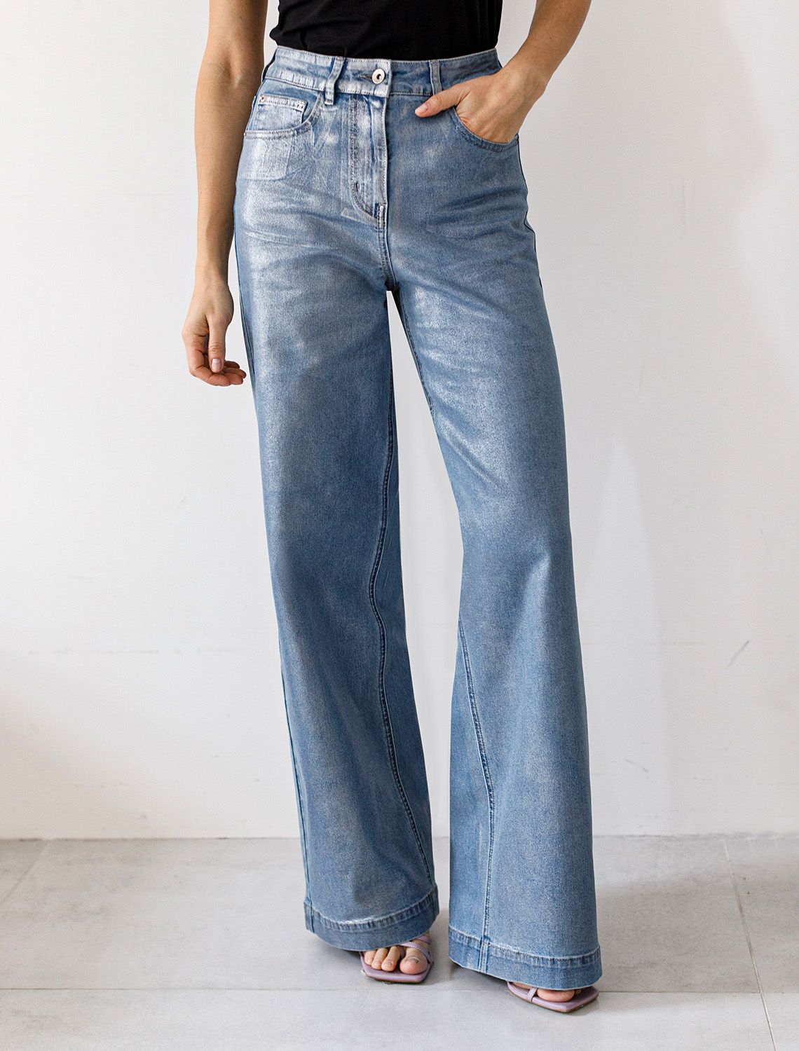 Ст.цена 3290р Джинсы-трубы с металлизированным покрытием D54.219 голубой-серебряный