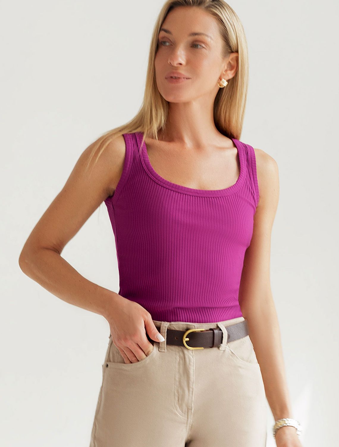 Ст.цена 1190р Топ из трикотажа в широкий рубчик D43.224 пурпурный