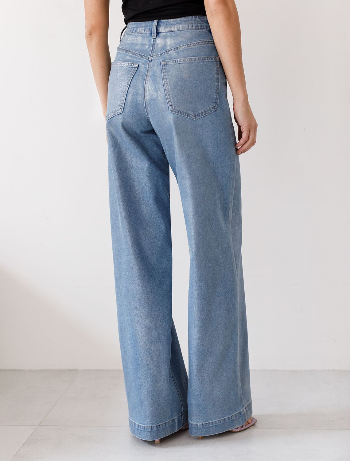 Ст.цена 3290р Джинсы-трубы с металлизированным покрытием D54.219 голубой-серебряный