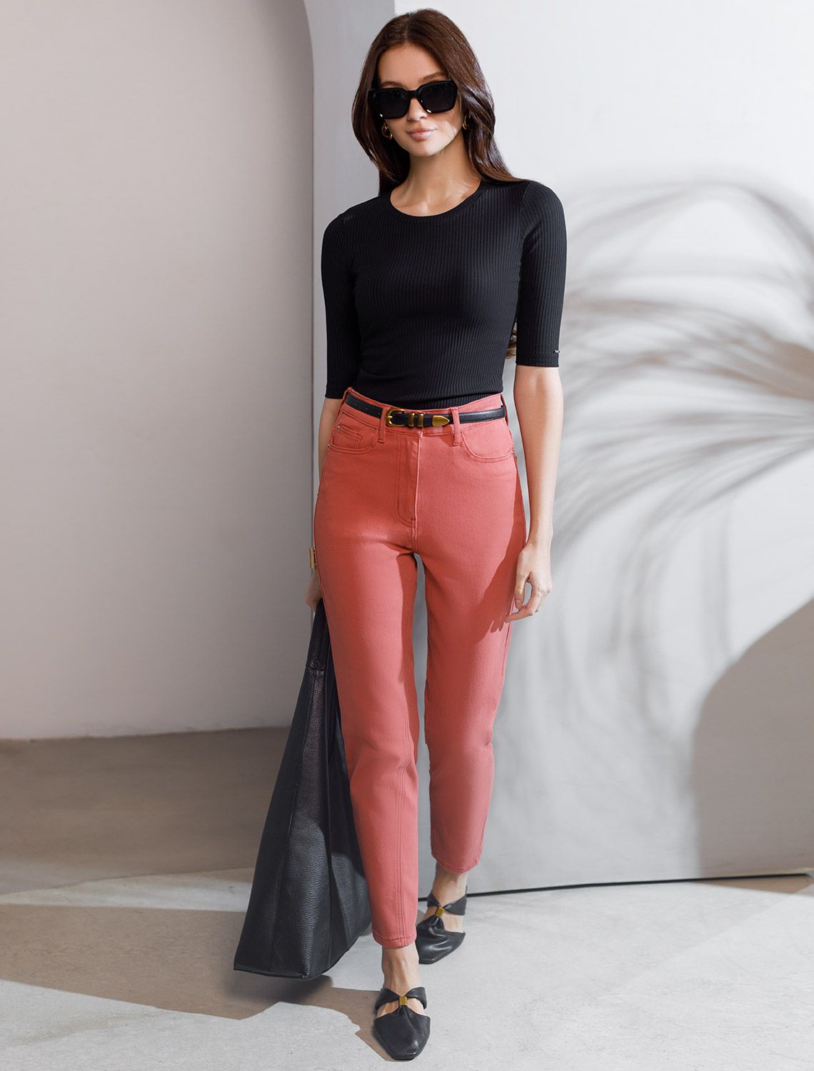 Ст.цена 1490р Футболка из трикотажа в широкий рубчик D49.105 черный