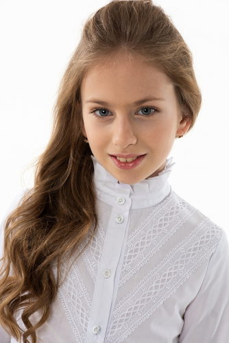 Белая школьная блуза Mooriposh, модель 06135