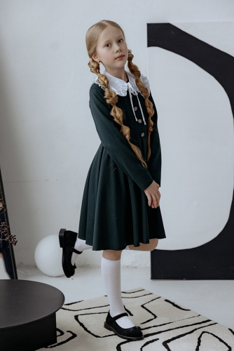 Зеленое школьное платье Mooriposh, модель 0167