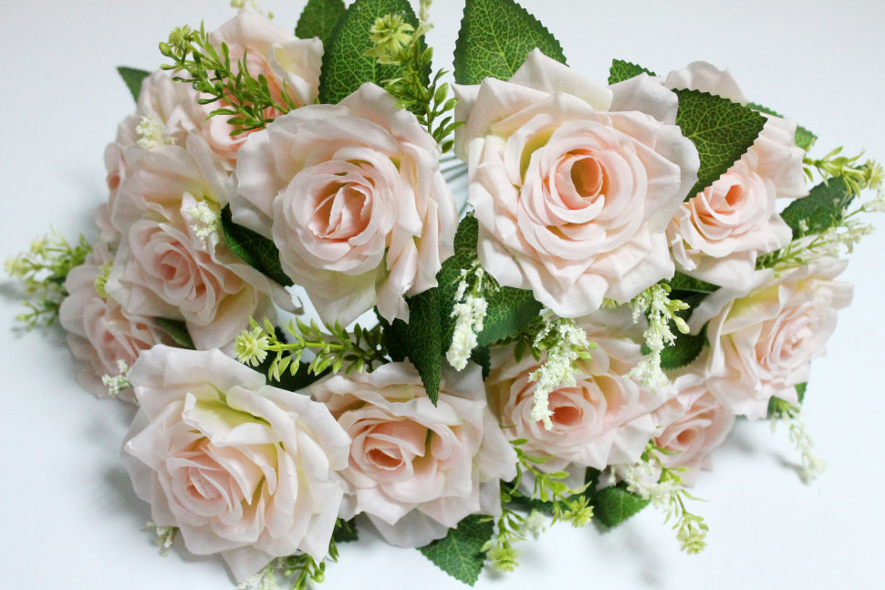 Б12023 Б/С Букет роз 12 голов с доб.