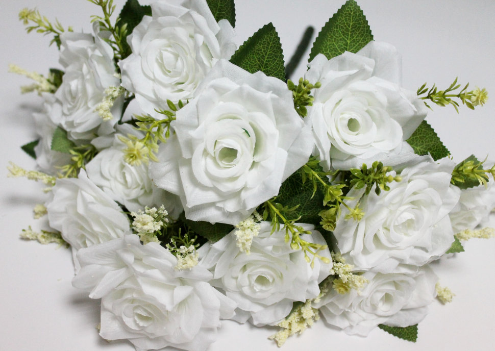 Б12023 Б/С Букет роз 12 голов с доб.