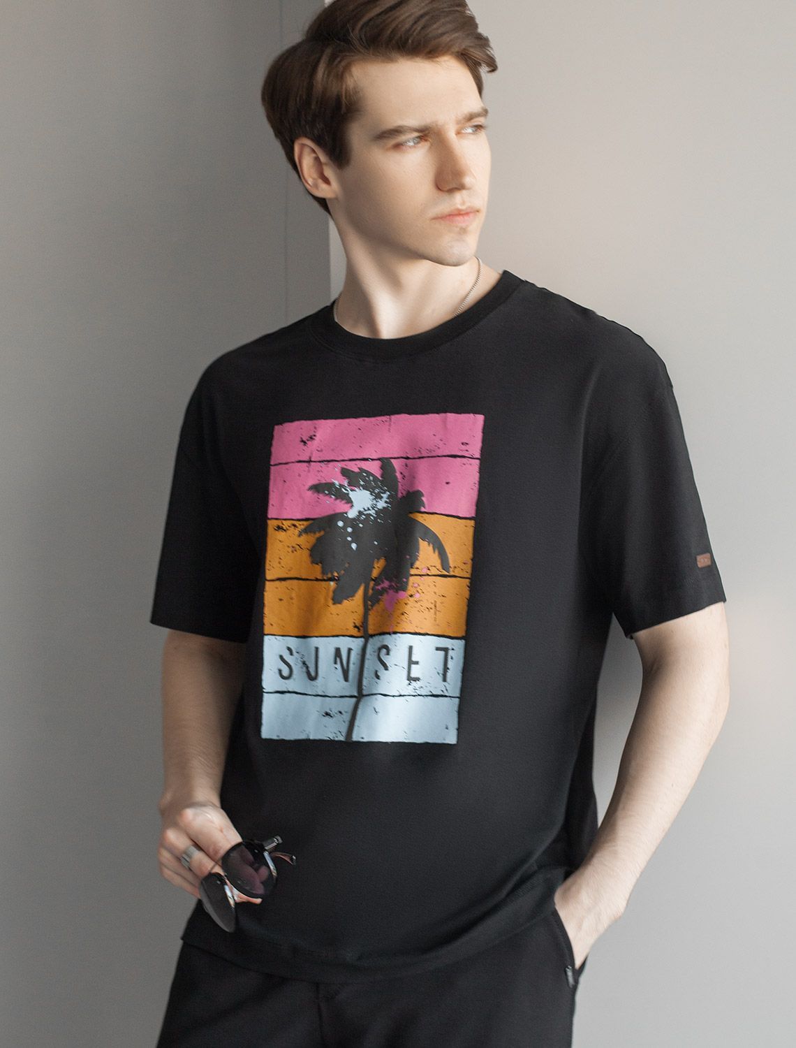 Свободная футболка с авторским принтом