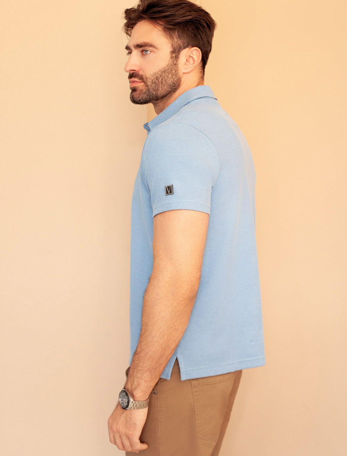 Футболка-поло из фактурного трикотажа U49.047 голубой