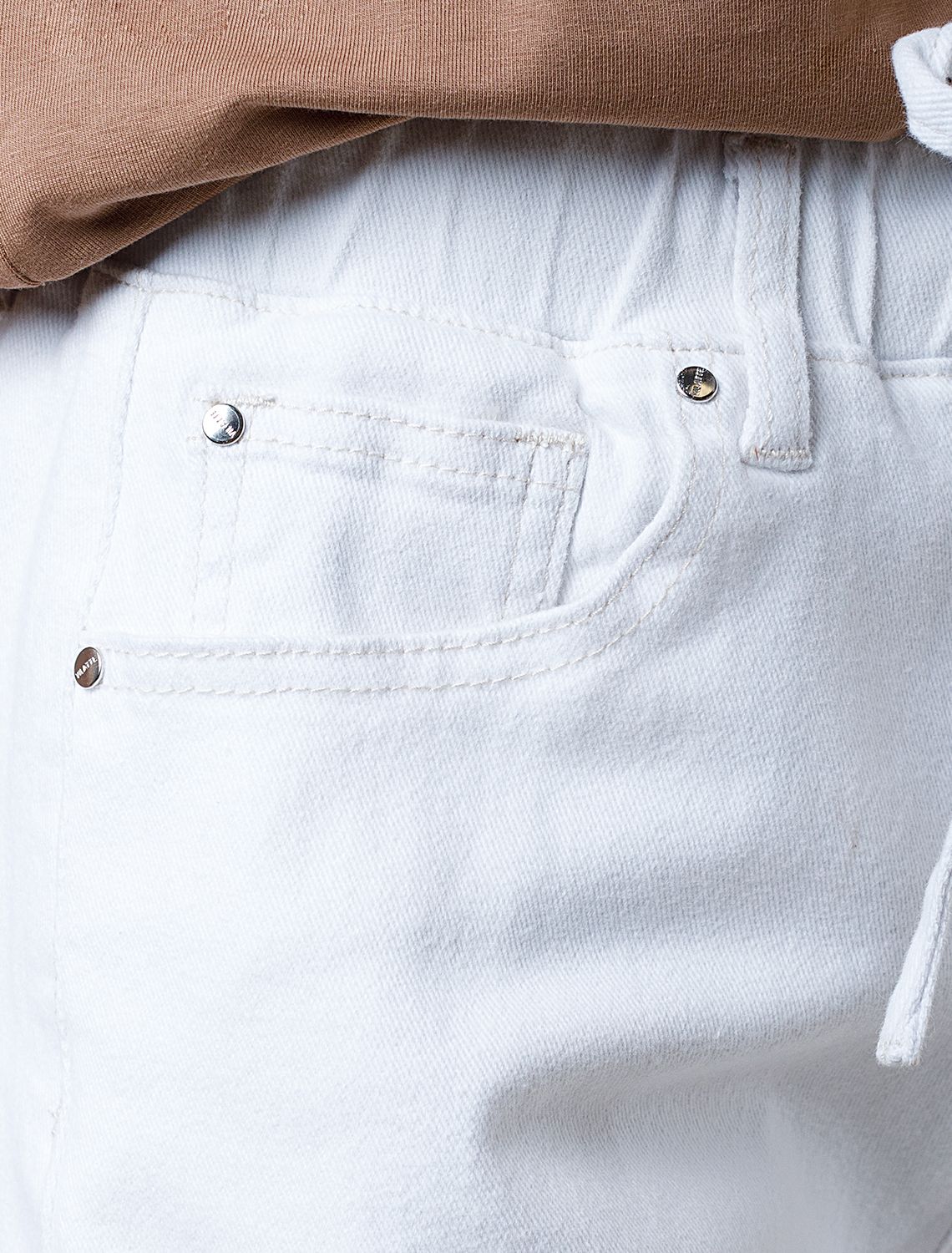 Шорты из эластичного денима D58.027 белый