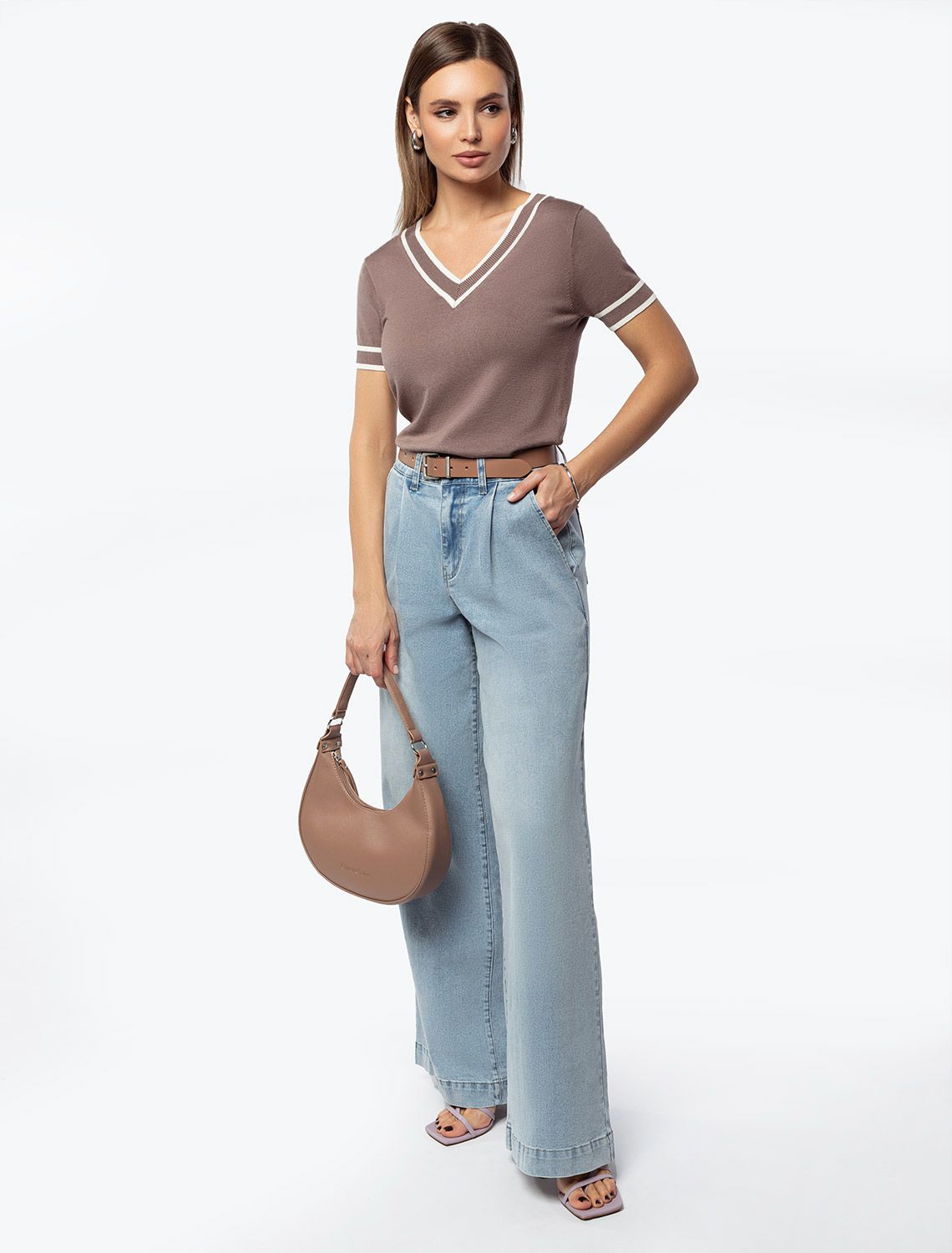 Ст.цена 1890р Джемпер тонкой вязки из вискозы D39.344 кофейный