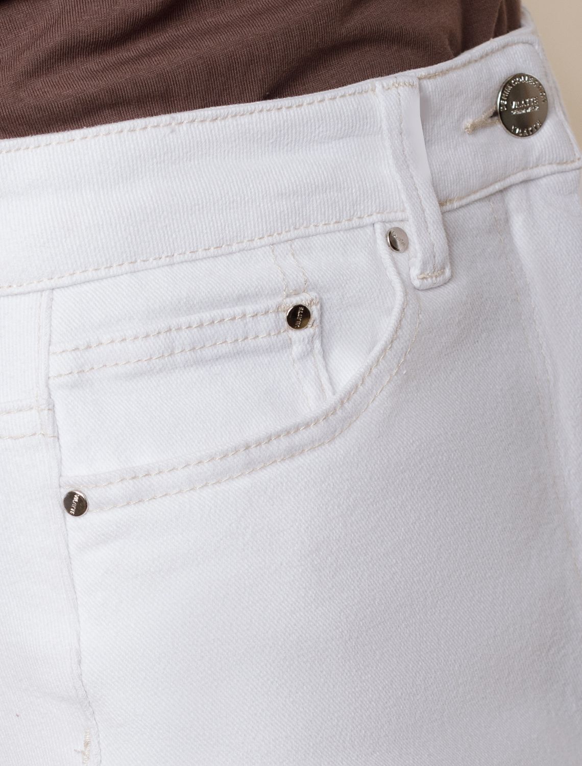 Юбка А-силуэта из эластичного денима D56.070 белый