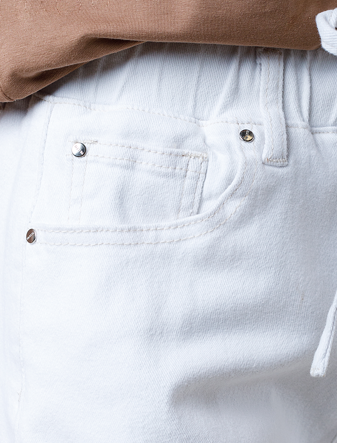 Шорты из эластичного денима D58.027 белый