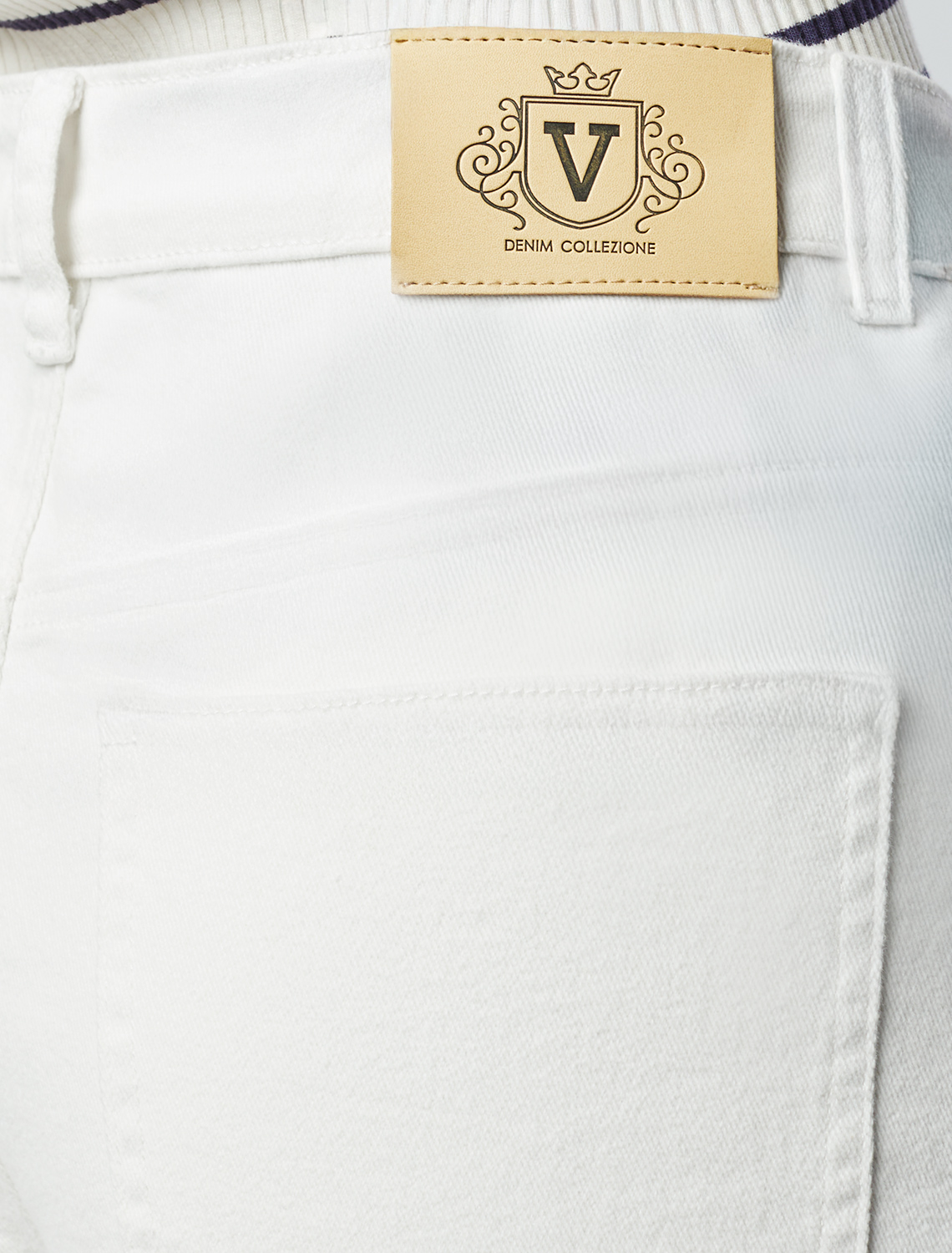 Шорты из эластичного денима D58.026 белый