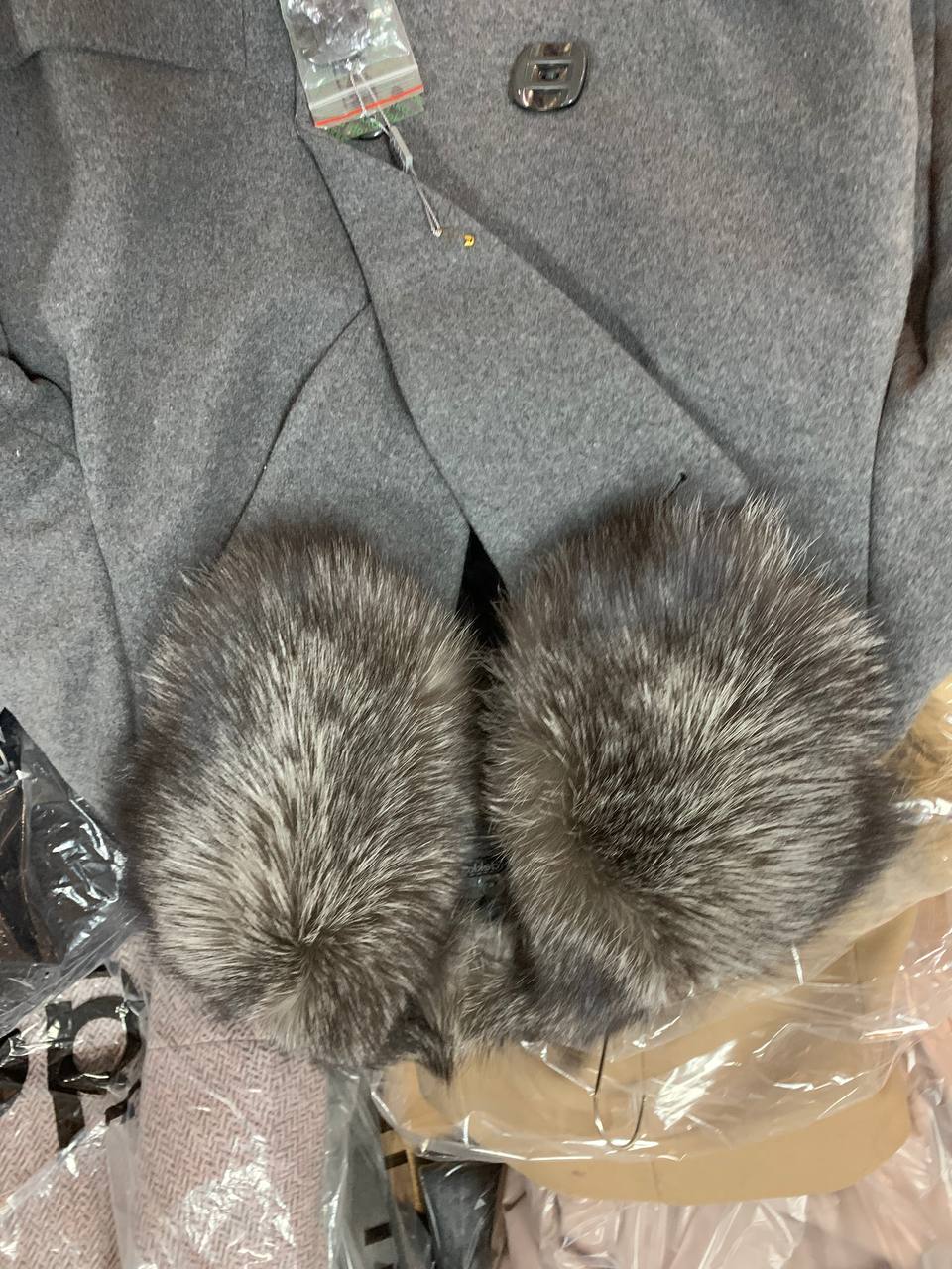 6500p. 9000p. д-1493 Пальто зимнее + песец