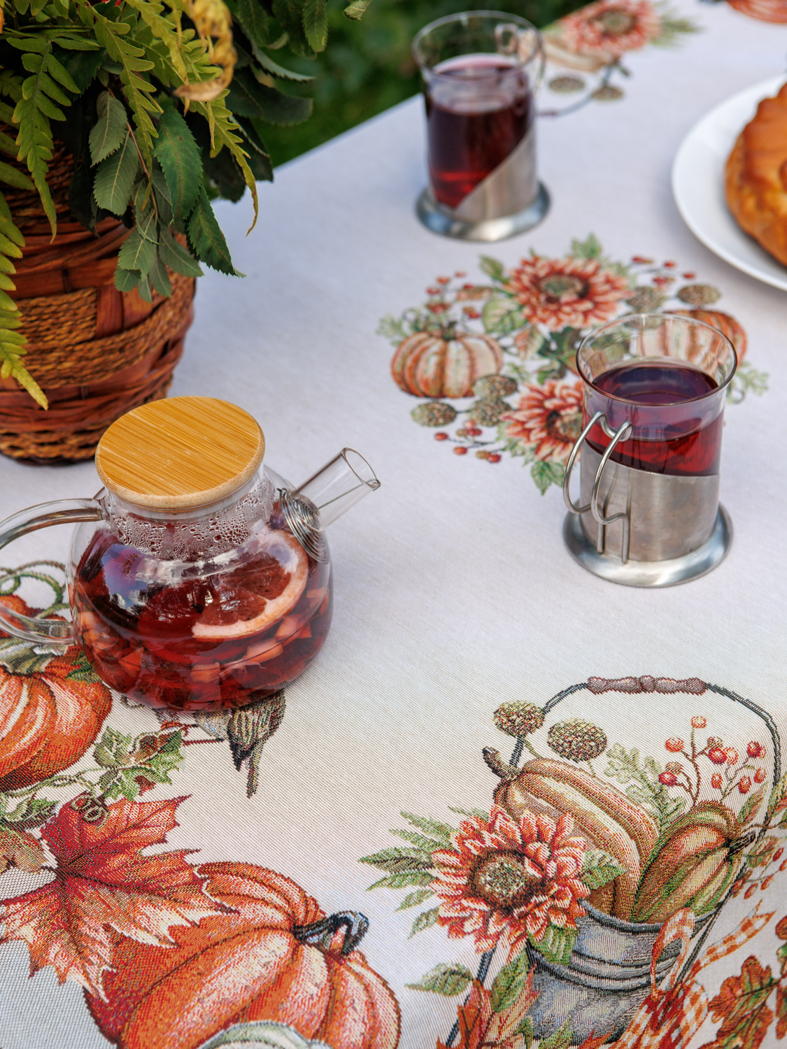 Тыквы и подсолнухи Девочка Наволочка 45х45 см 2517852 New