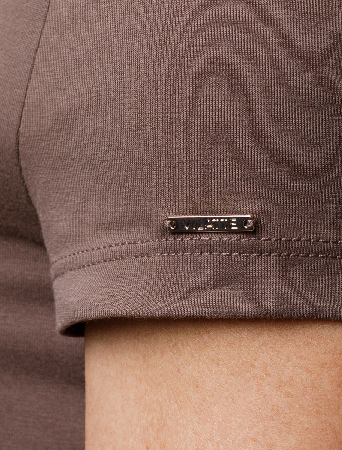 Футболка D49.111 темный кофе