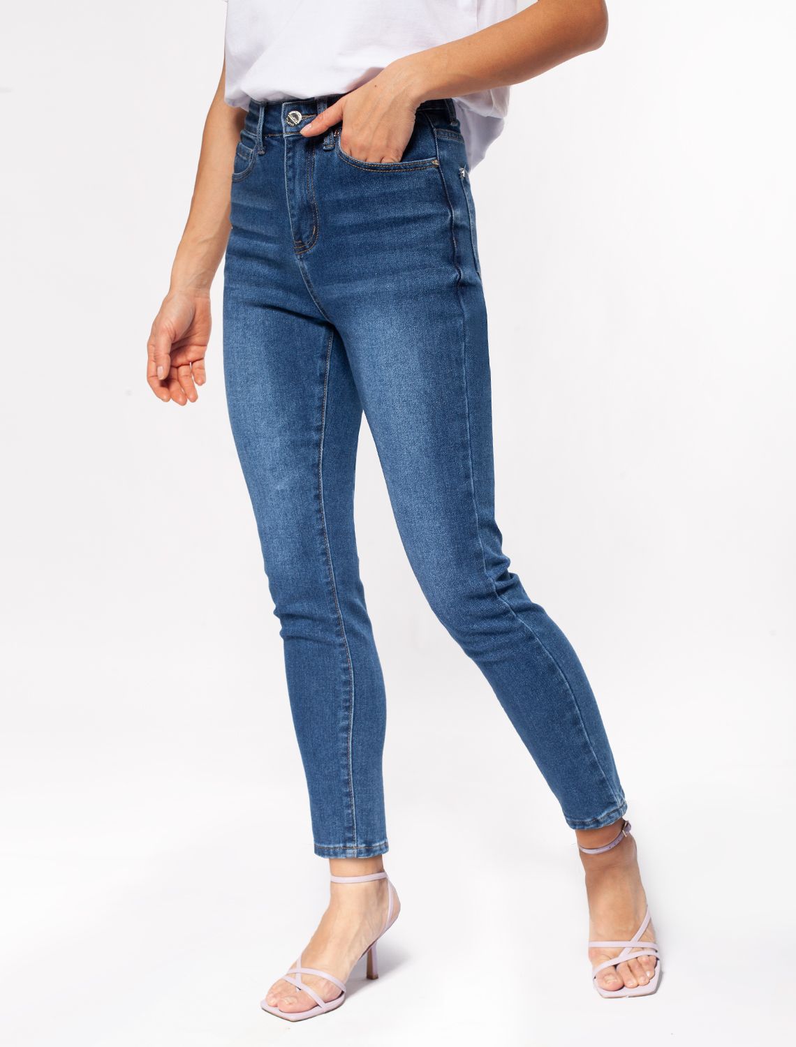 Ст.цена 2390р Укороченные джинсы скинни из эластичного денима D54.258 синий