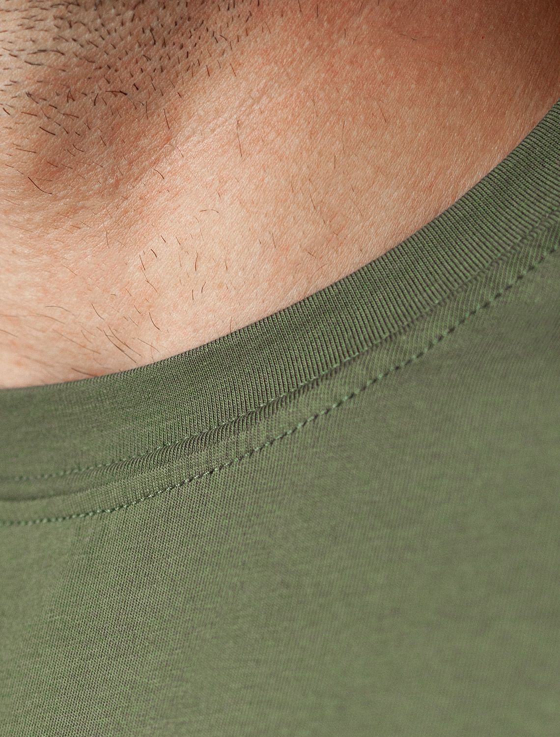 Футболка из премиального хлопка с авторским принтом U49.045 т.оливковый_горы