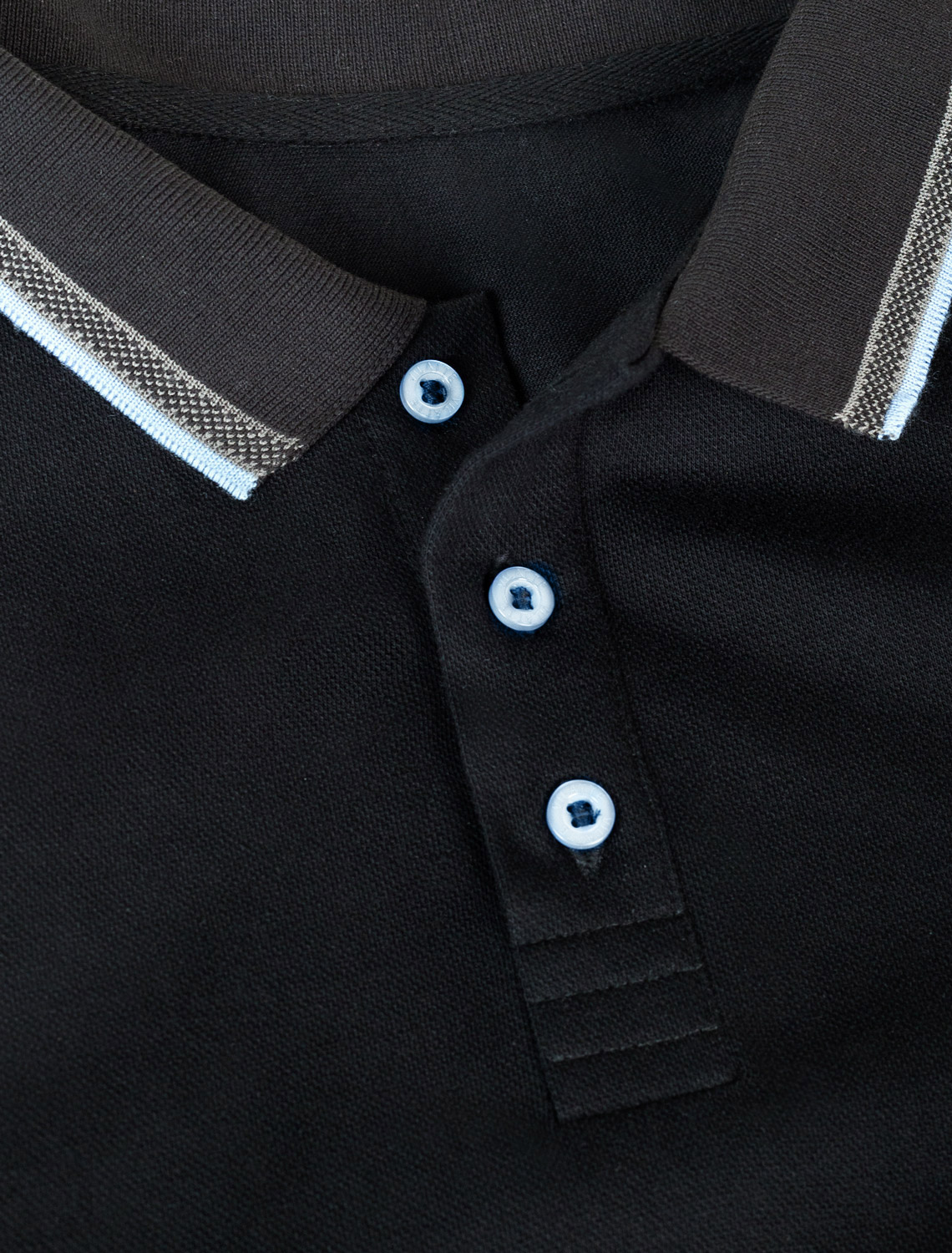 Футболка-поло из фактурного трикотажа U49.012 черный