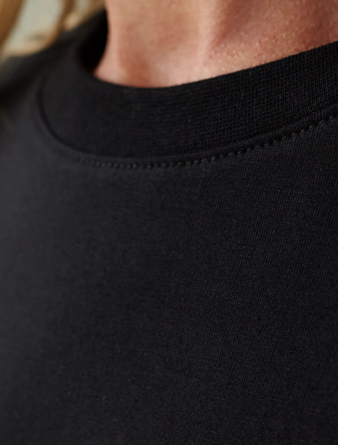 Футболка из премиального хлопка с авторским принтом D49.117 черный_soul shine