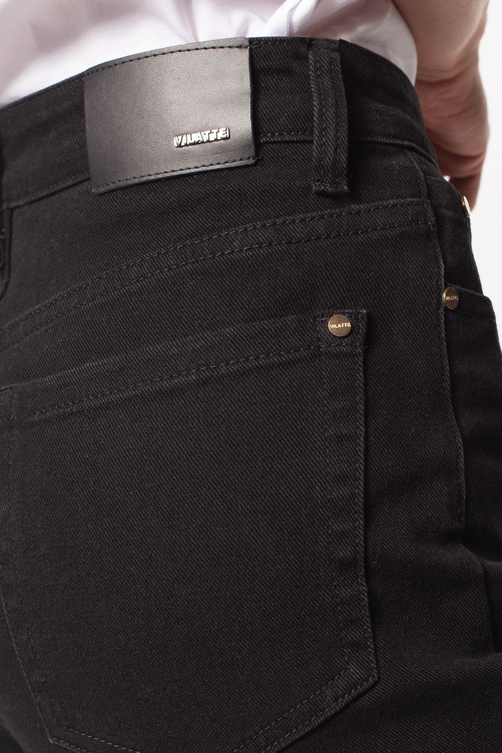 Ст.цена 2490р Прямые джинсы из эластичного денима D54.273 черный