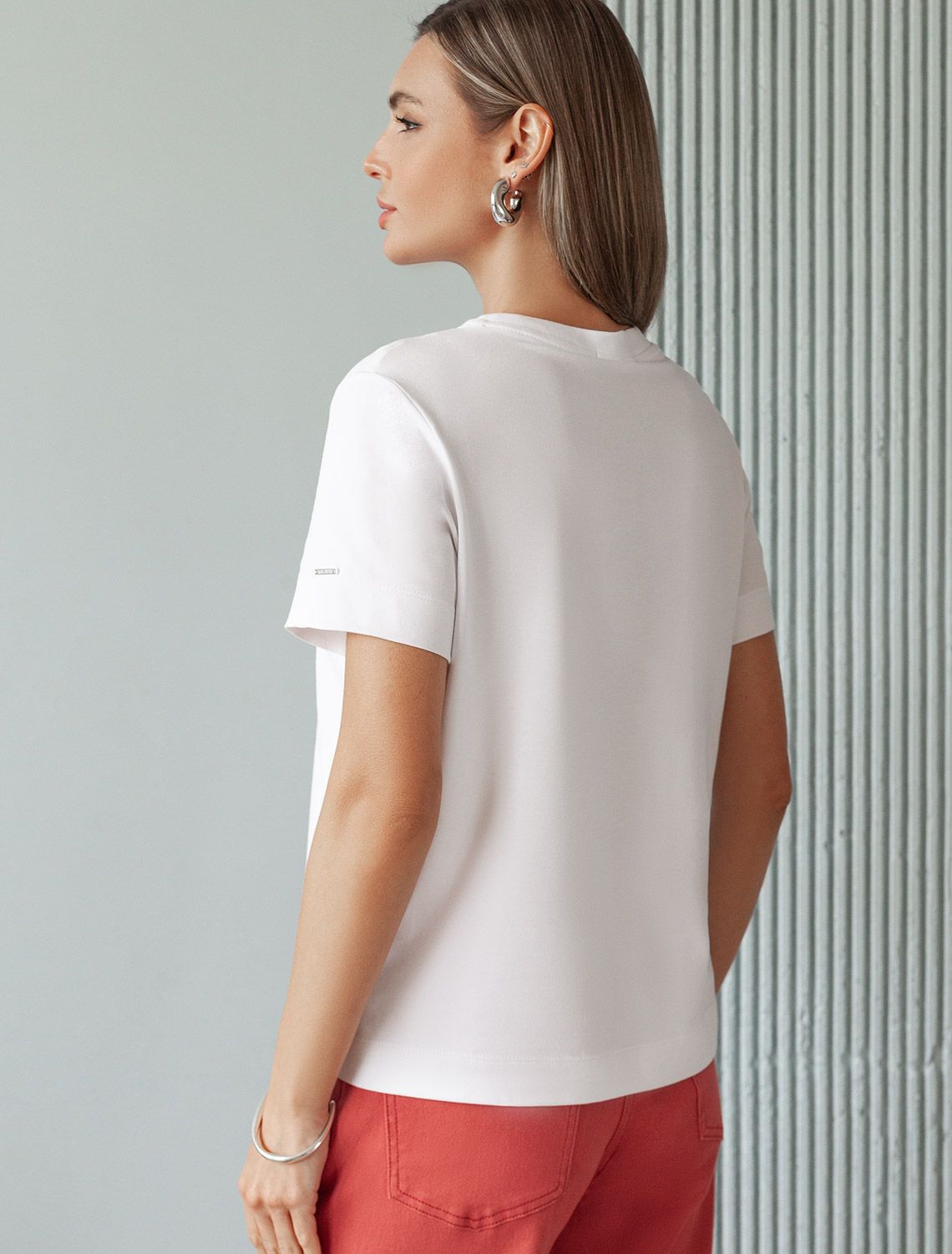 Футболка из премиального хлопка с авторским принтом D49.110 белый_light shine