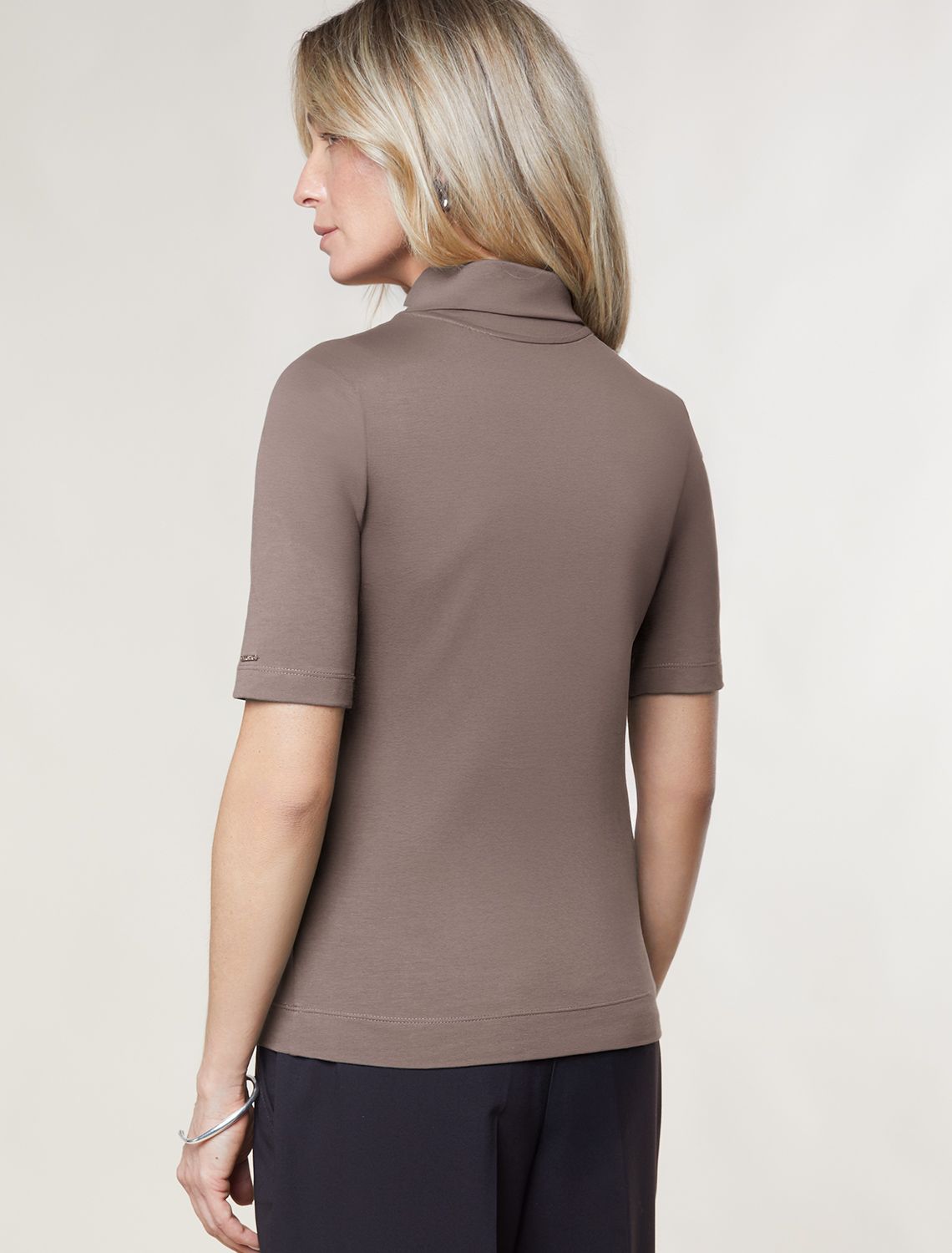 Водолазка из премиального хлопка с эластаном D49.114 темный кофе