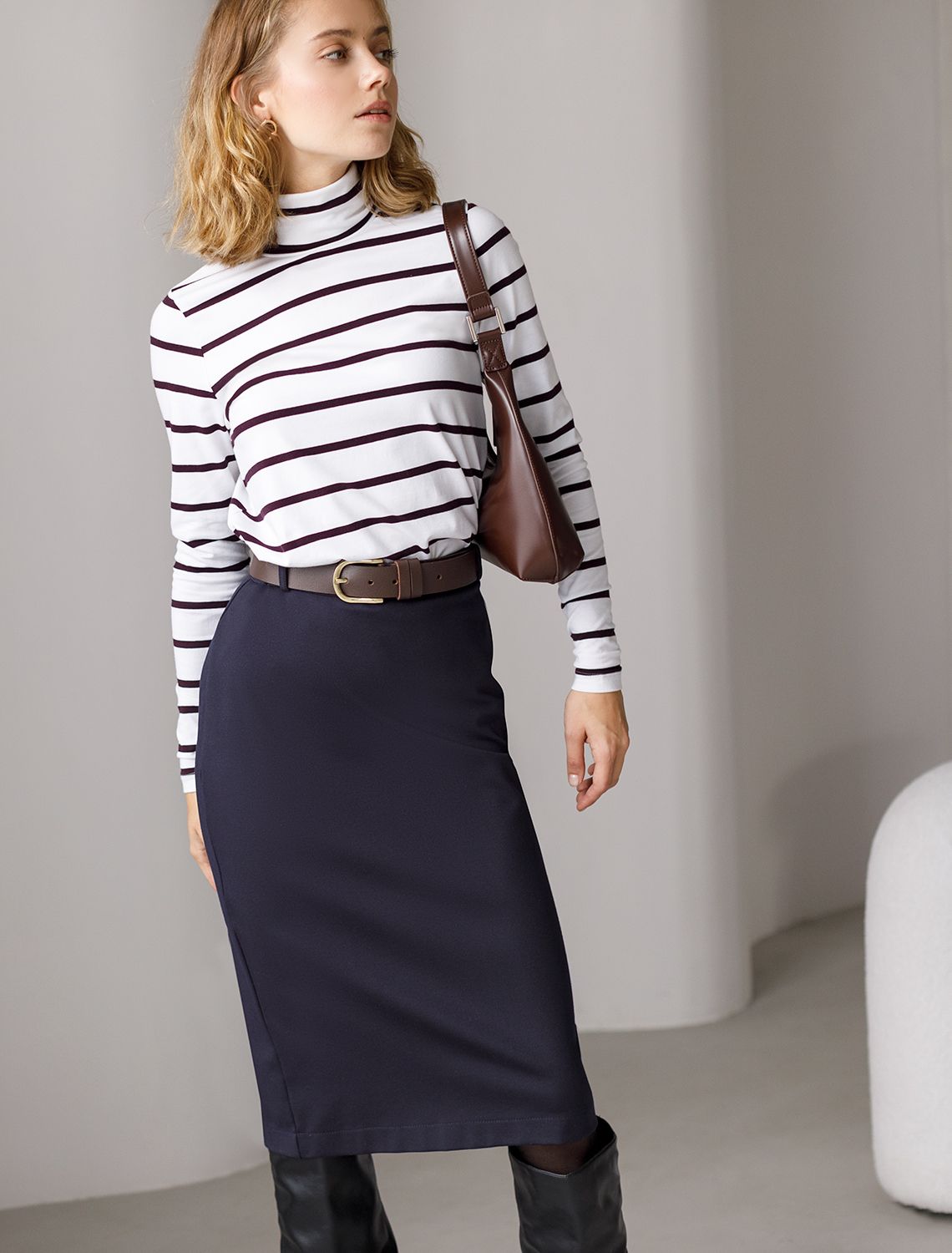 Ст.цена 1990р Юбка-карандаш из плотного джерси D46.035 синий