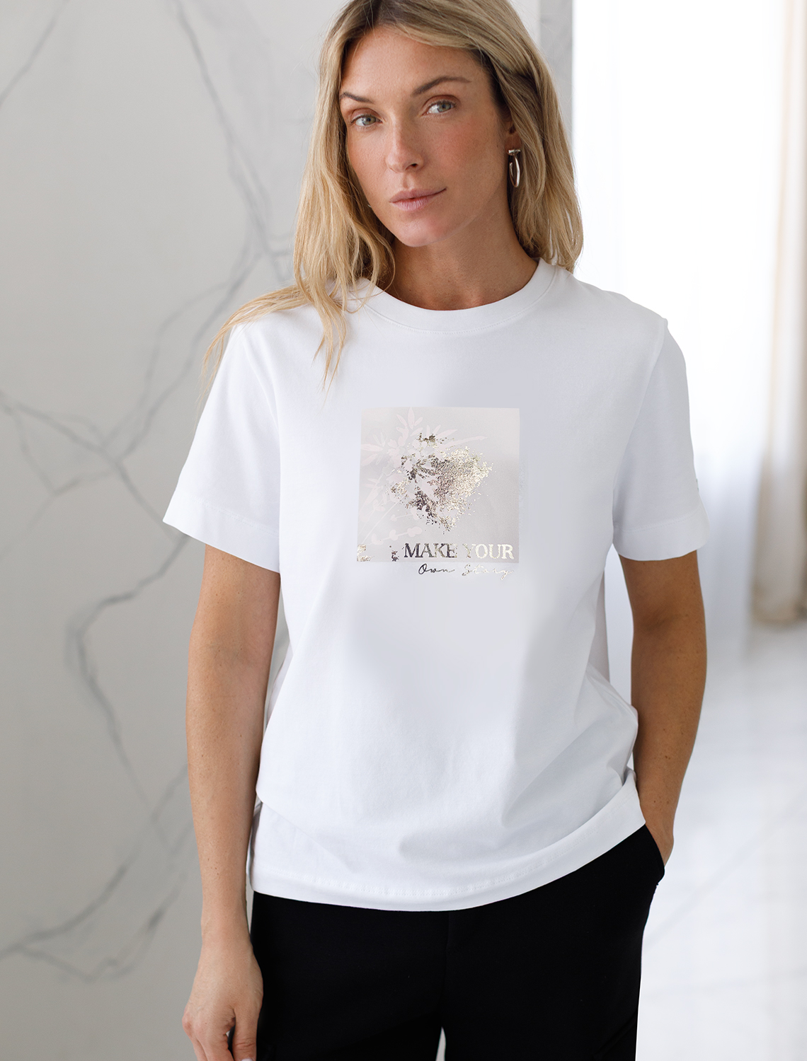 Футболка из премиального хлопка с авторским принтом D49.110 белый_own story