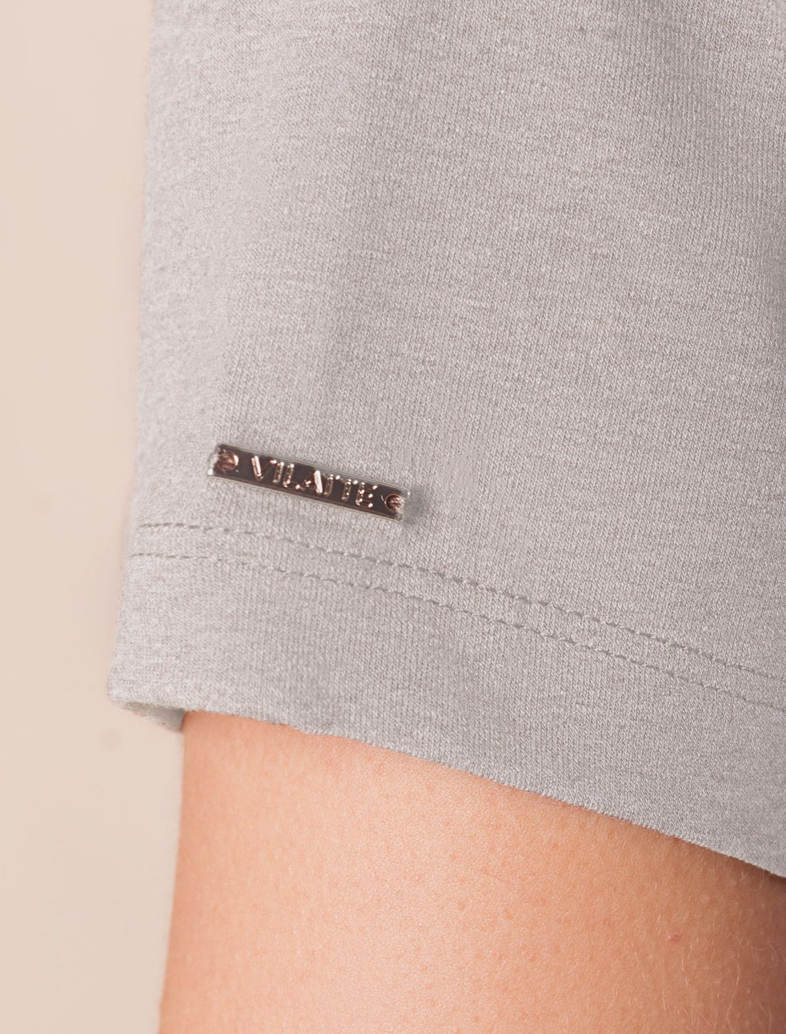 Футболка из премиального хлопка с V-образным вырезом D49.109 кофейный меланж