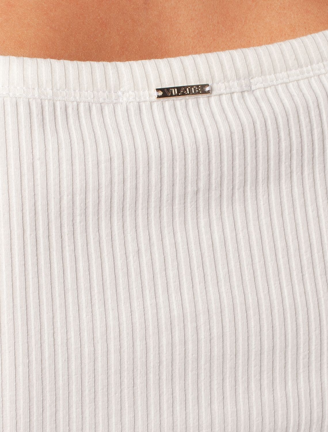 Топ из трикотажа в широкий рубчик D43.224 белый