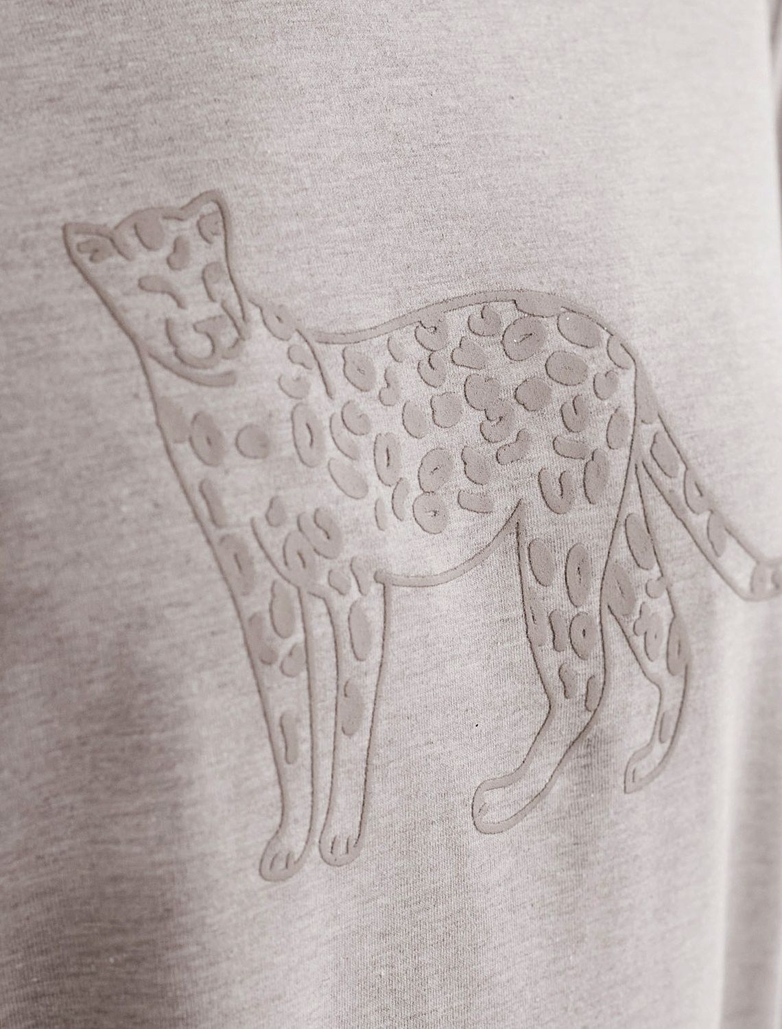 Футболка из премиального хлопка с авторским принтом D49.110 кофейный меланж_леопард