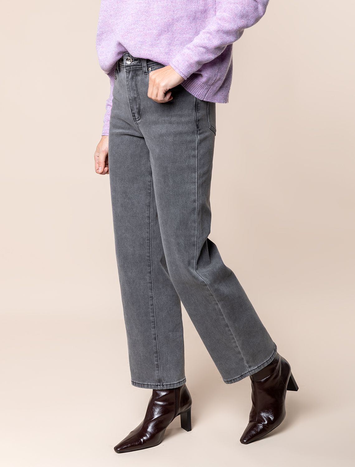 Ст.цена 2550р Укороченные прямые джинсы с эластаном D54.275 серый