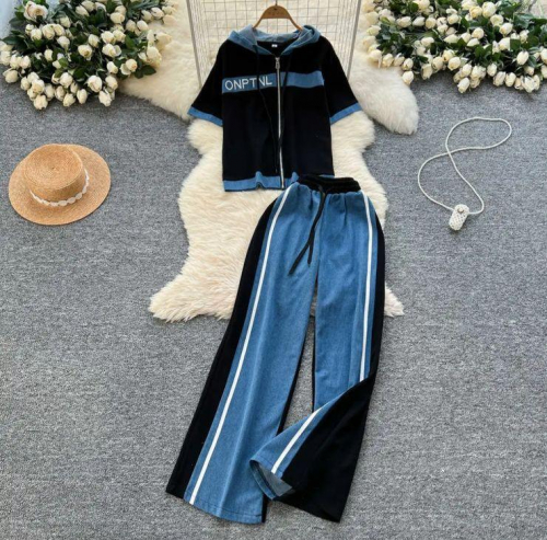 Костюм женский, код 2528845