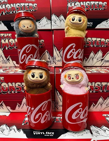 Мягкая игрушка брелок Лaбубу Cоca Cоla, в ассортименте, В КОРОБКЕ