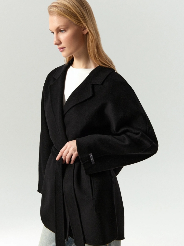 Полупальто-халат из шерсти ,
70% шерсть, 20% полиэстер, 10% вискоза ,